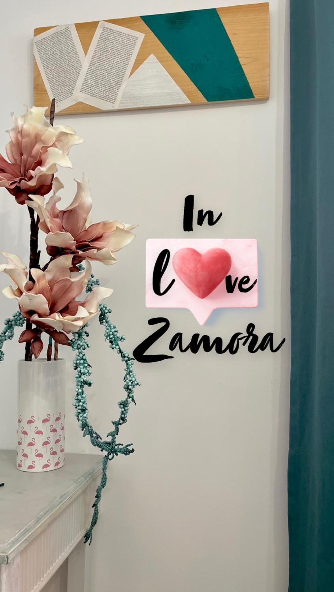 In Love Zamora Ngoại thất bức ảnh